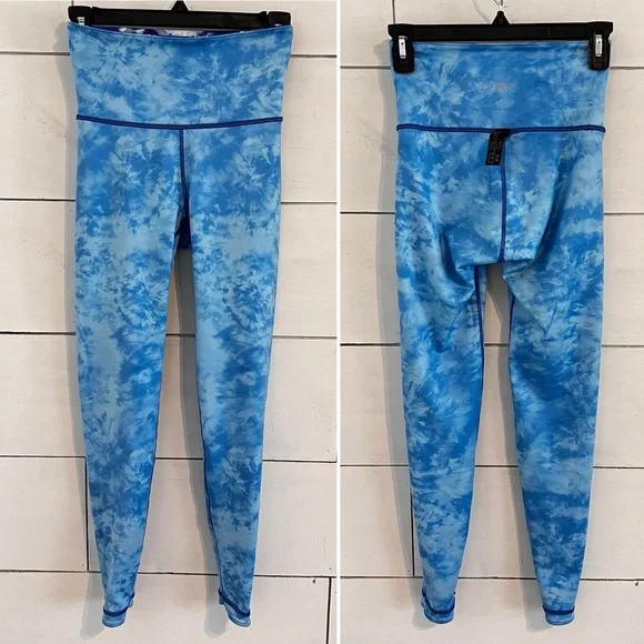 Peloton Blue Moves Reversible High Waisted Leggings. Size Small. NWT - Picture 7 of 13